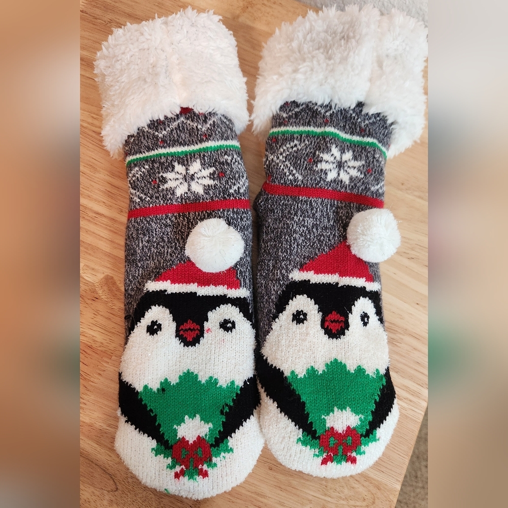 Fuzzy Penguin Socks with Pom Pom